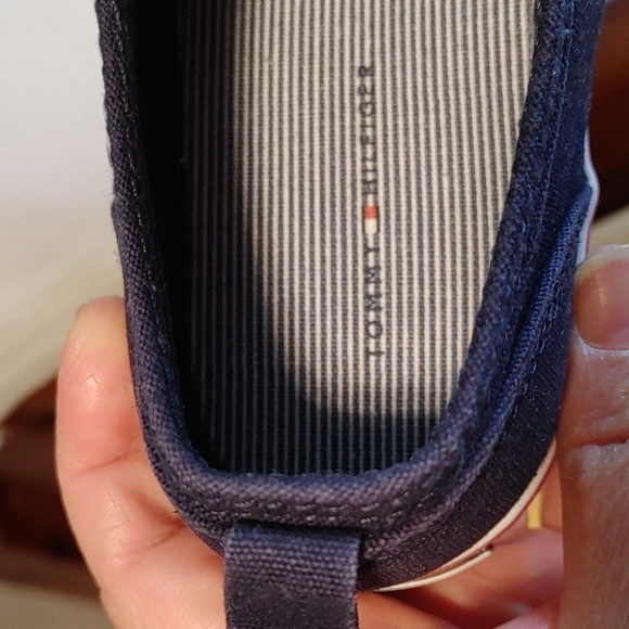 🌻BOY'S PREPPY TOMMY HILFIGER SNEAKERS - Picture 8 of 10